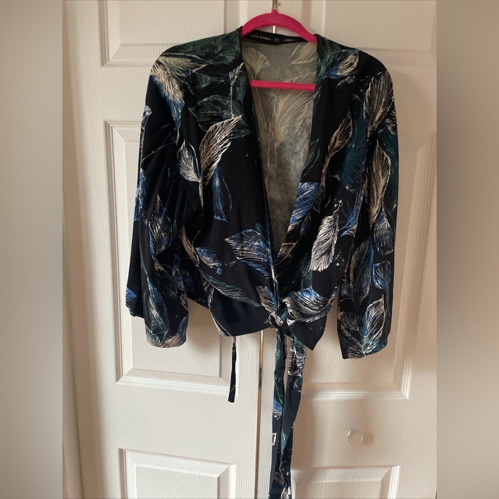 Zara Woman Black Blue Feather Wrap Blouse Top Size Small Kimono Sleeve